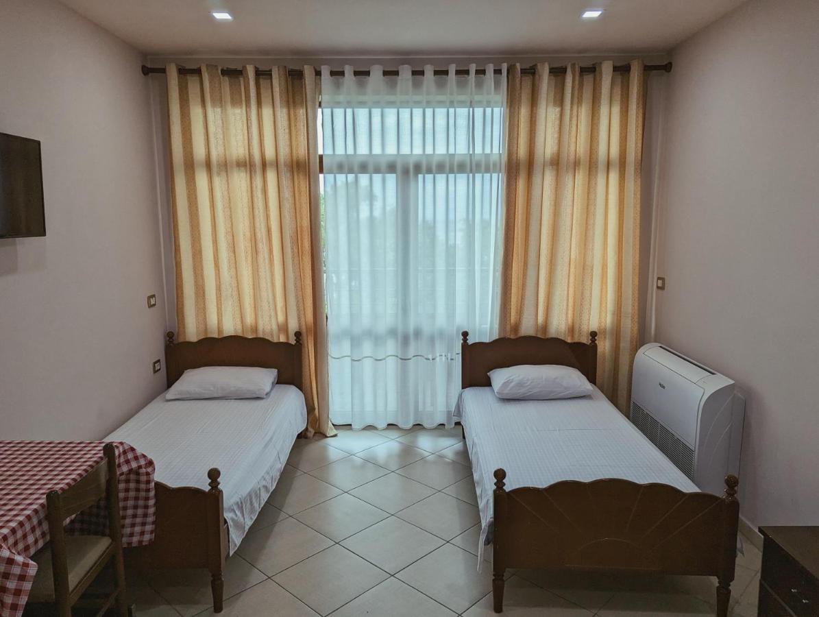 Vila Vadeha Pogradec Exterior photo