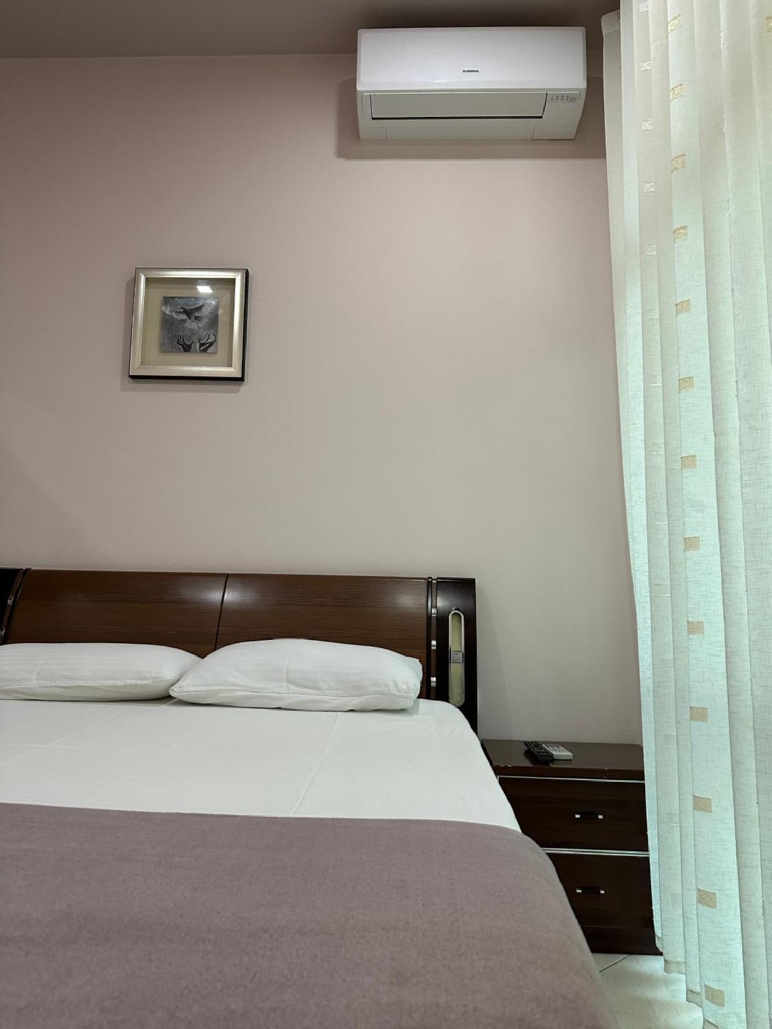 Vila Vadeha Pogradec Exterior photo